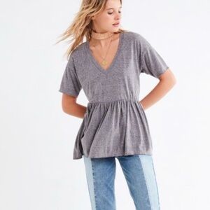 Urban Outfitters Truly Madly Deeply Gray Babydoll Tee. Size XS